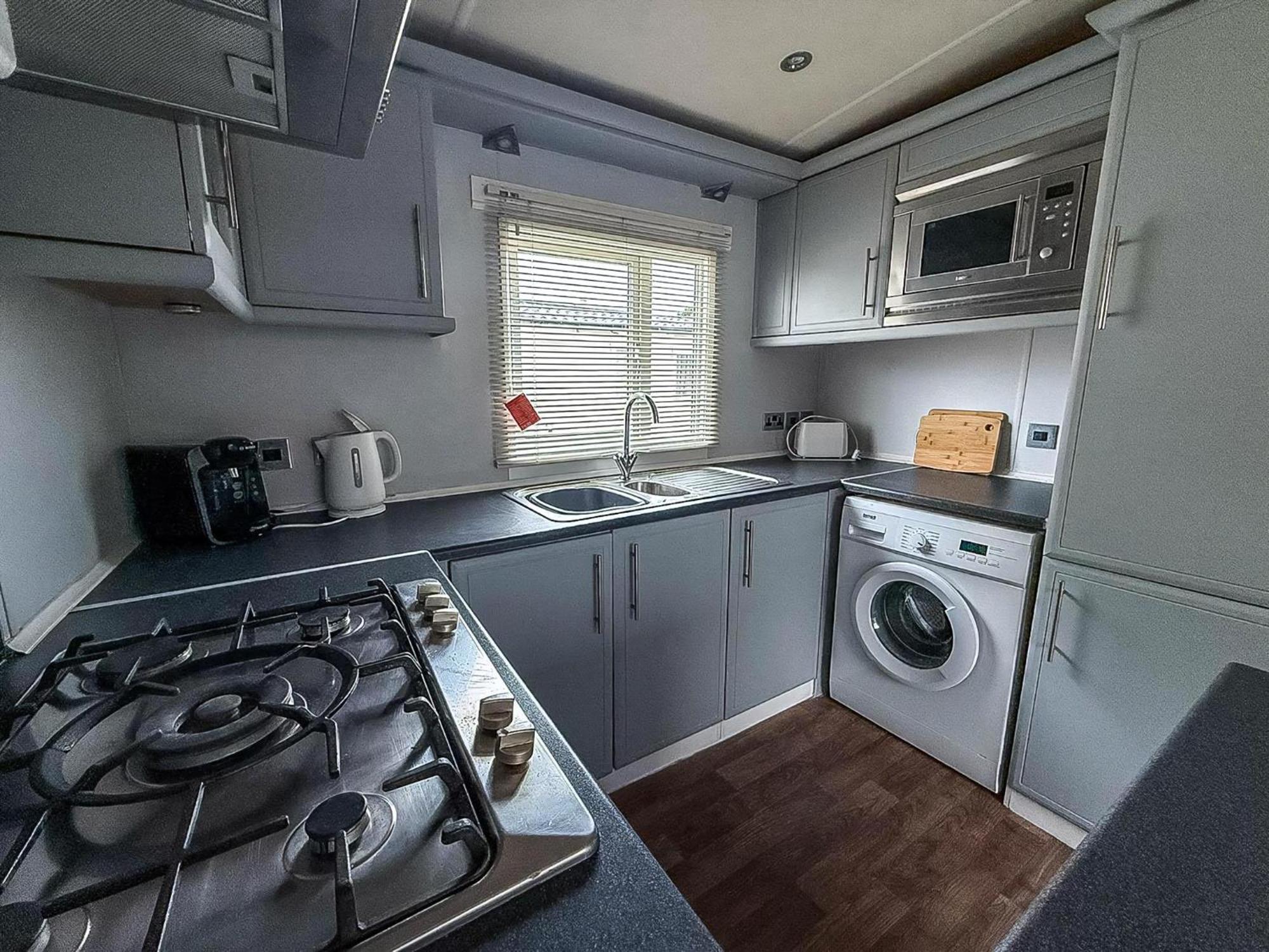 6 Berth Caravan For Hire At Seawick Holiday Park In Clacton-On-Sea Ref 27049Sw Екстер'єр фото