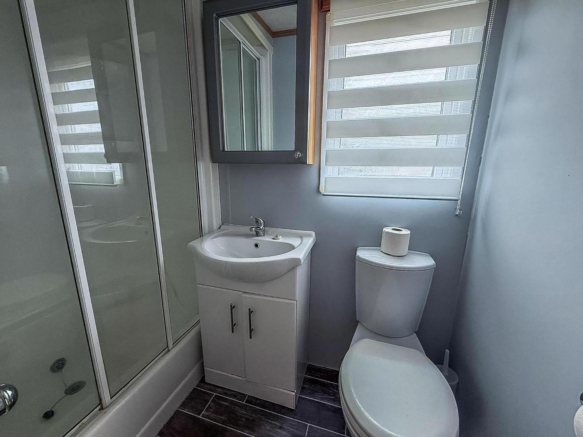6 Berth Caravan For Hire At Seawick Holiday Park In Clacton-On-Sea Ref 27049Sw Екстер'єр фото