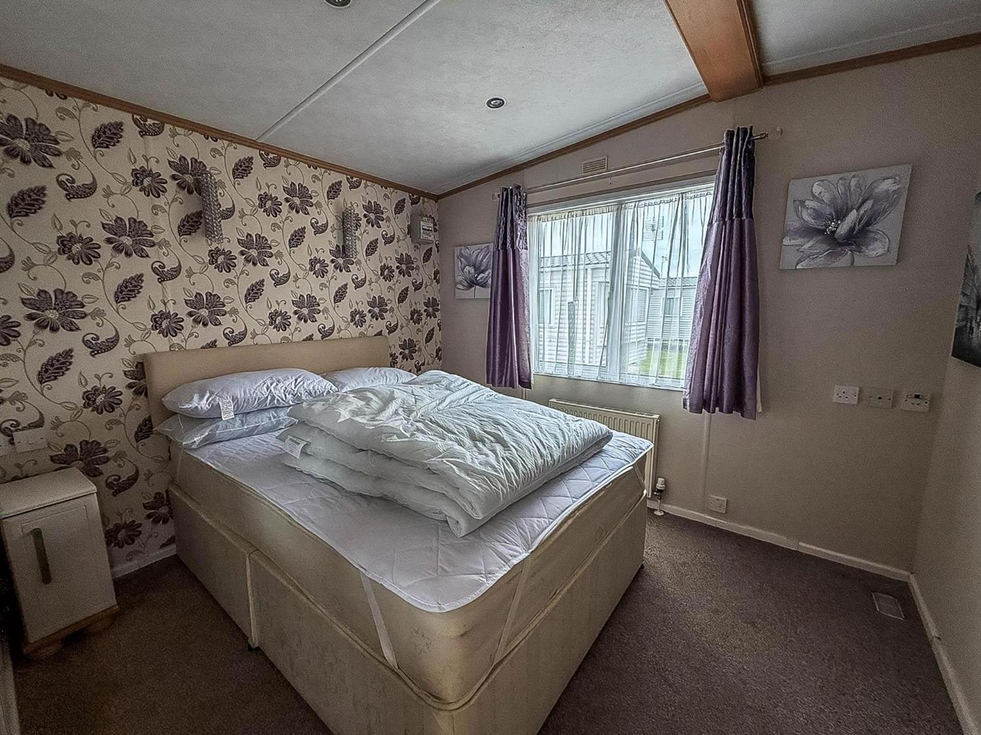 6 Berth Caravan For Hire At Seawick Holiday Park In Clacton-On-Sea Ref 27049Sw Екстер'єр фото
